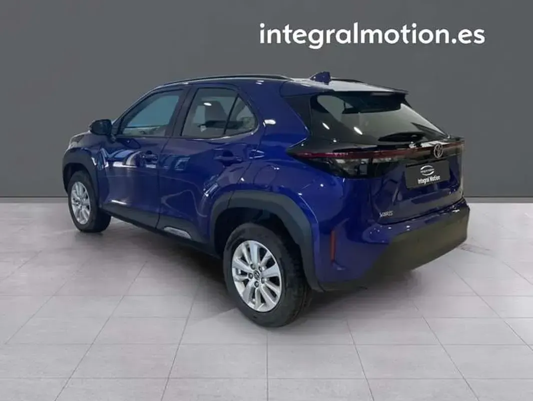 Usado Toyota Yaris Cross Business Edition 116 CV (85 kW) 2025 Azul SUV