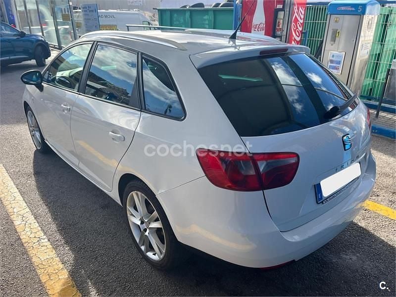 Usado Seat Ibiza ST Style 105 CV (77 kW) 2010 Gris / plata Familiar