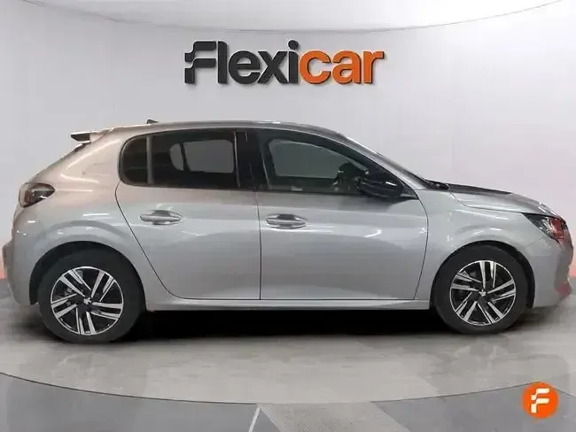 Usado Peugeot 208 Allure 100 CV (73 kW) 2023 Gris Utilitario