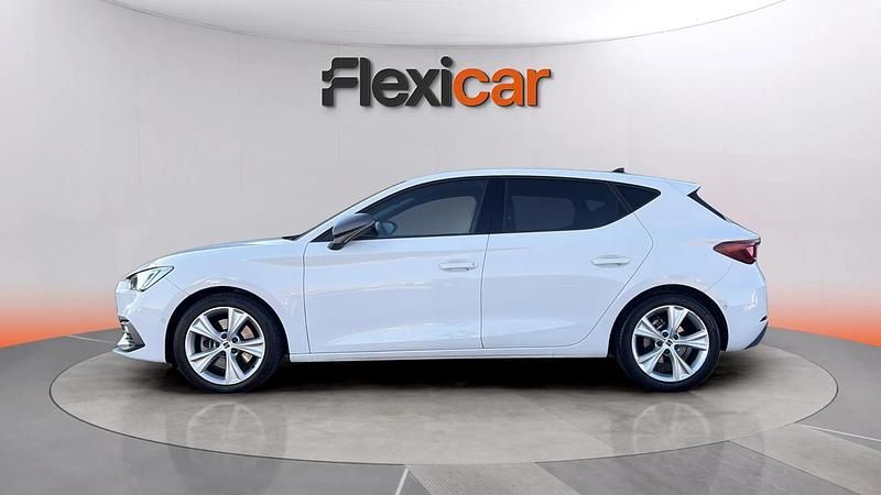 Usado Seat Leon FR 150 CV (110 kW) 2021 Blanco Utilitario
