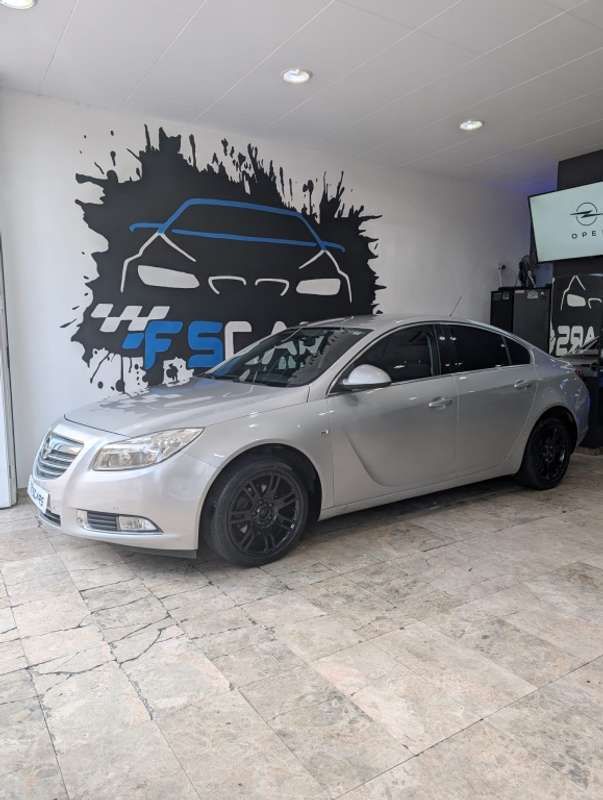 Gris Usado 2012 Opel Insignia Excellence Berlina | 6890 € (Un poco caro) - Imagen 1/4