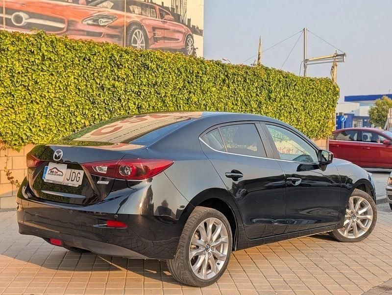Usado Mazda 3 Luxury 120 CV (88 kW) 2015 Negro Berlina