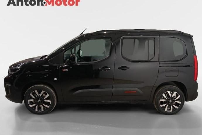 Usado Citroën Berlingo Shine 130 CV (95 kW) 2024 Negro Monovolumen