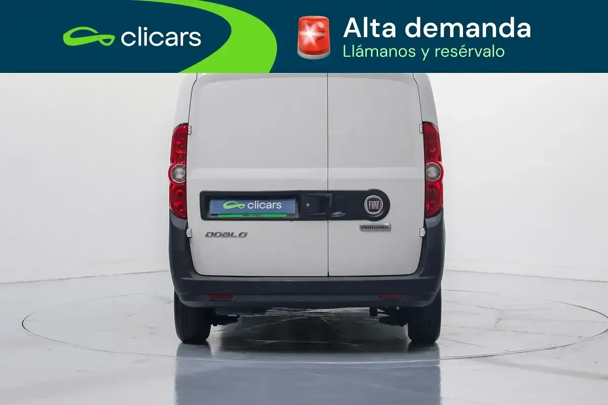 Usado Fiat Doblò 95 CV (69 kW) 2022 Blanco Monovolumen