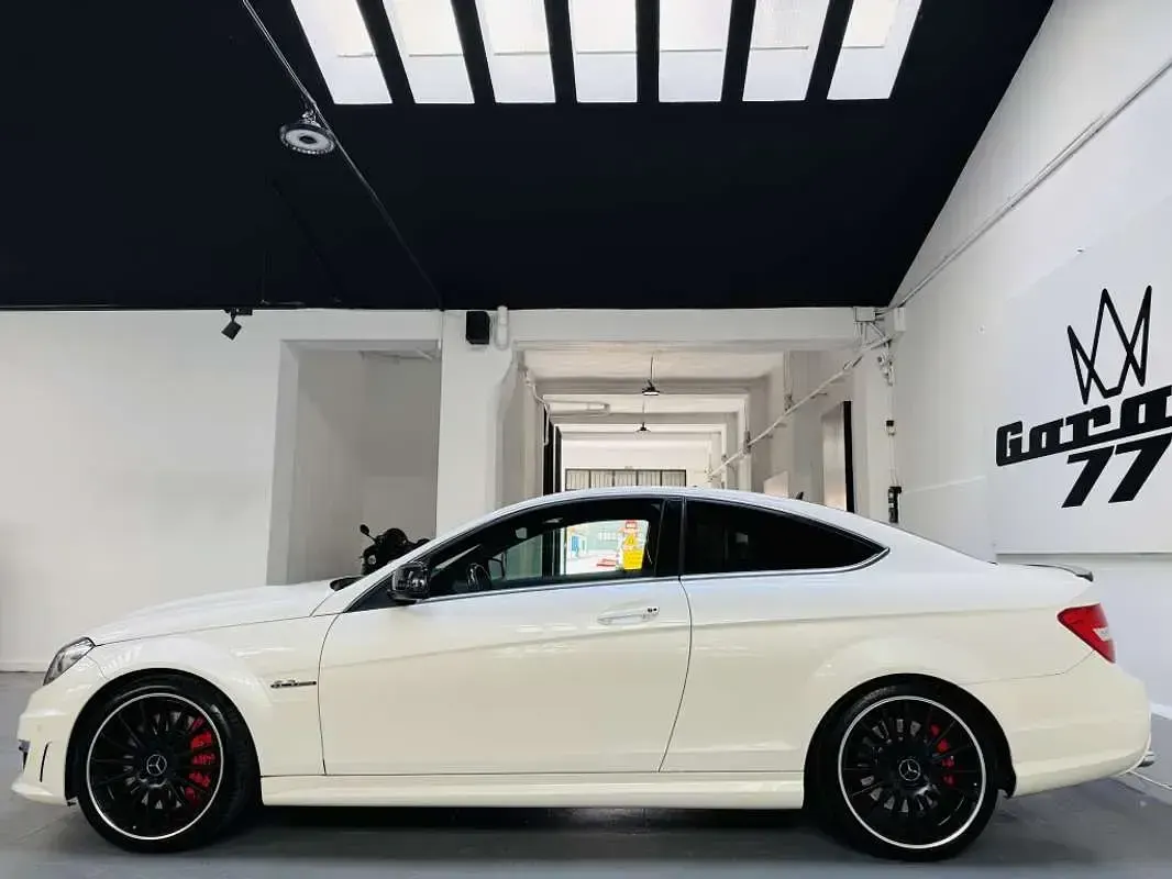 Käytetty Mercedes C63 AMG AMG 457 HP (336 kW) 2011 Valkoinen Coupe - kaksiovinen