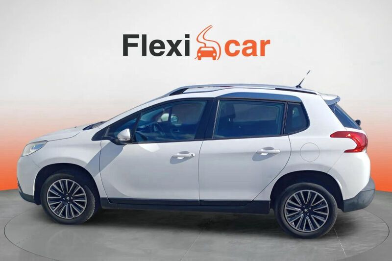 Usado Peugeot 2008 Allure 100 CV (73 kW) 2015 Blanco SUV