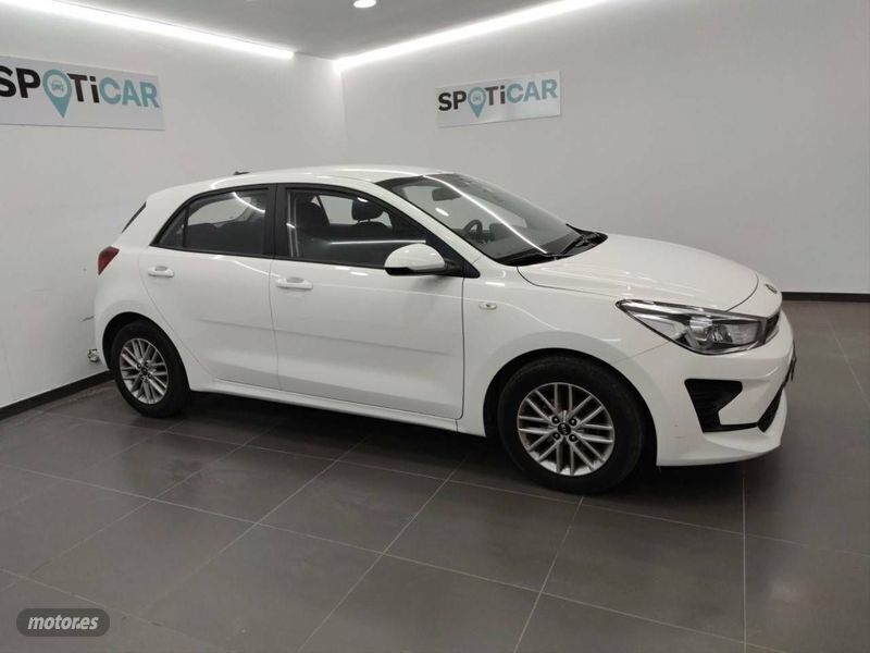 Usado Kia Rio 84 CV (61 kW) 2021 Blanco Berlina