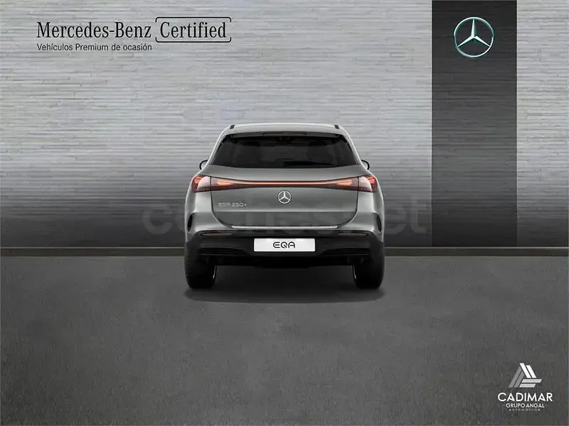 Usado Mercedes EQA250 AMG 139 kW (190 CV) 2025 Gris montaña SUV