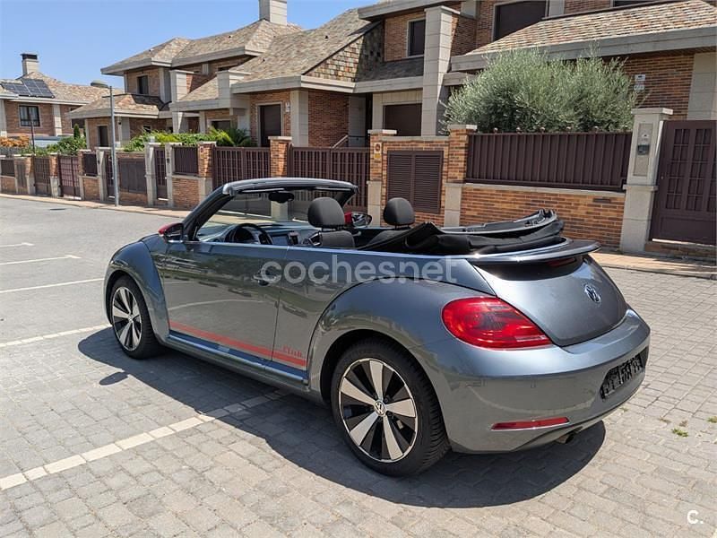 Usado VW Beetle 105 CV (77 kW) 2016 Gris / plata Utilitario