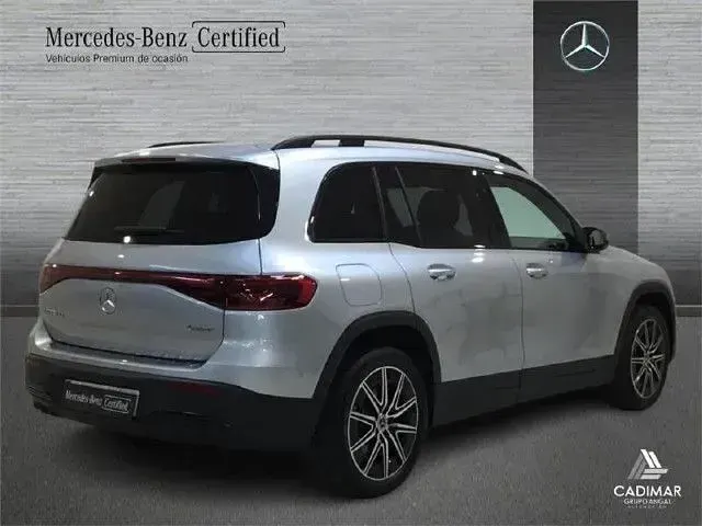 Usado Mercedes EQB300 167 kW (228 CV) 2025 Plata hightech SUV