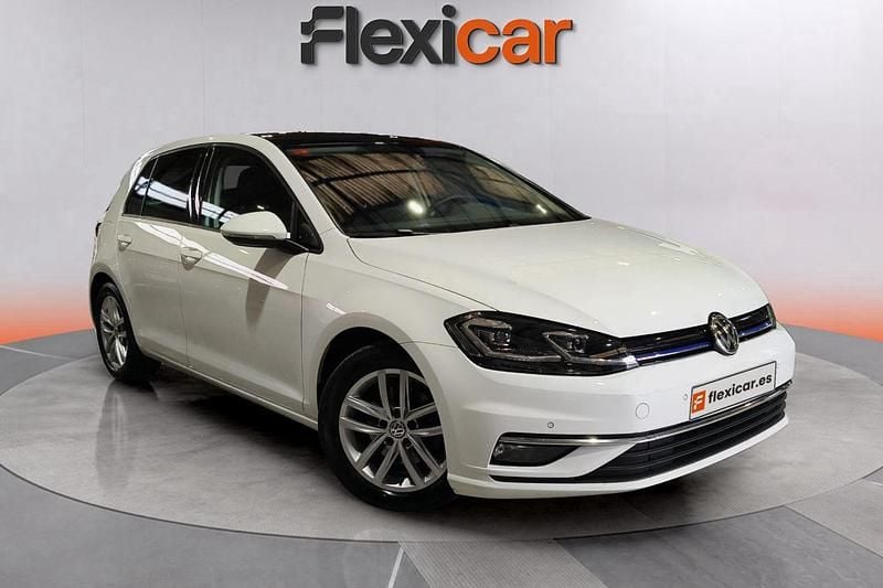 Blanco Usado 2018 VW Golf Advance Berlina | 17.990 € (Buen precio) - Imagen 1/4
