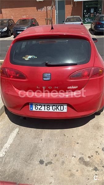 Usado Seat Leon Ecomotive 105 CV (77 kW) 2008 Rojo Utilitario