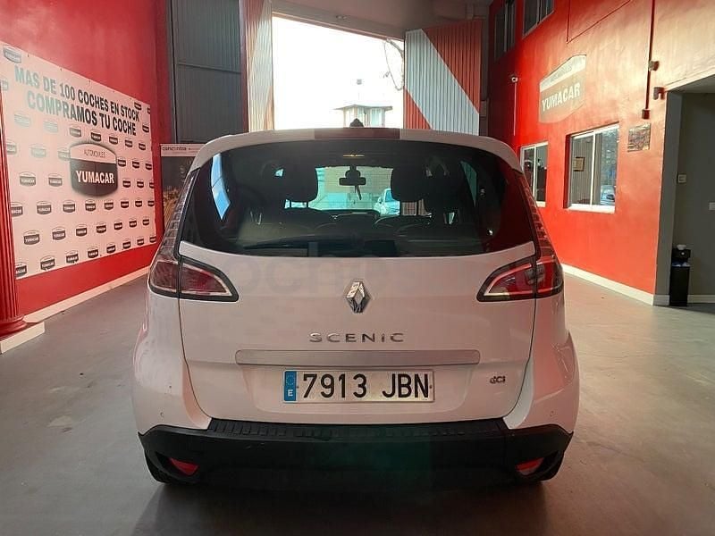 Usado Renault Scénic III Dynamique 110 CV (80 kW) 2014 Blanco Monovolumen