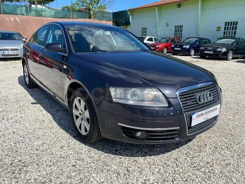 Usado Audi A6 225 CV (165 kW) 2004 Gris / plata Berlina