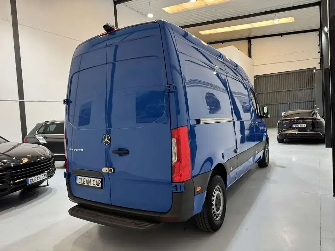 Usado Mercedes E-Sprinter 86 kW (117 CV) 2023 Azul Van