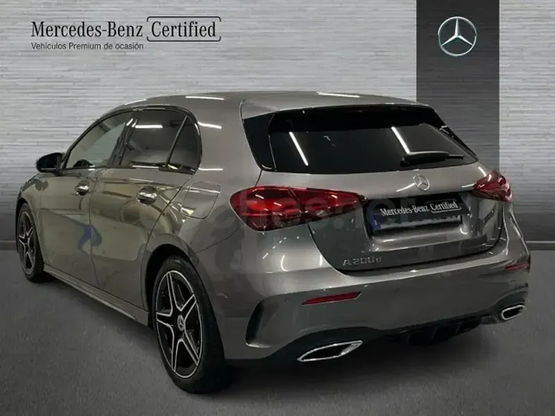 Usado Mercedes A200 150 CV (110 kW) 2025 Gris / plata Berlina