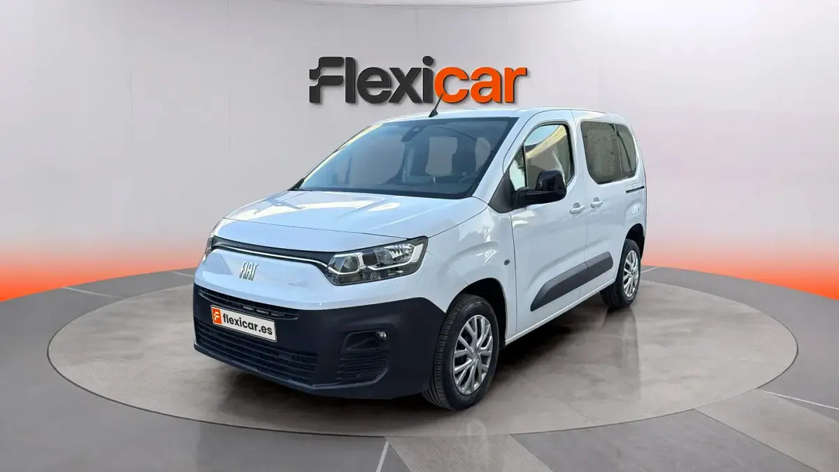 Usado Fiat Doblò 130 CV (95 kW) 2023 Blanco Monovolumen
