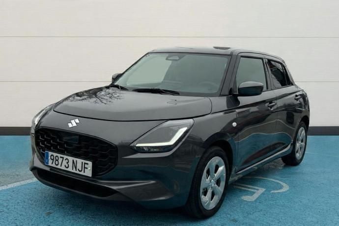 Usado Suzuki Swift 83 CV (61 kW) 2025 Gris Utilitario