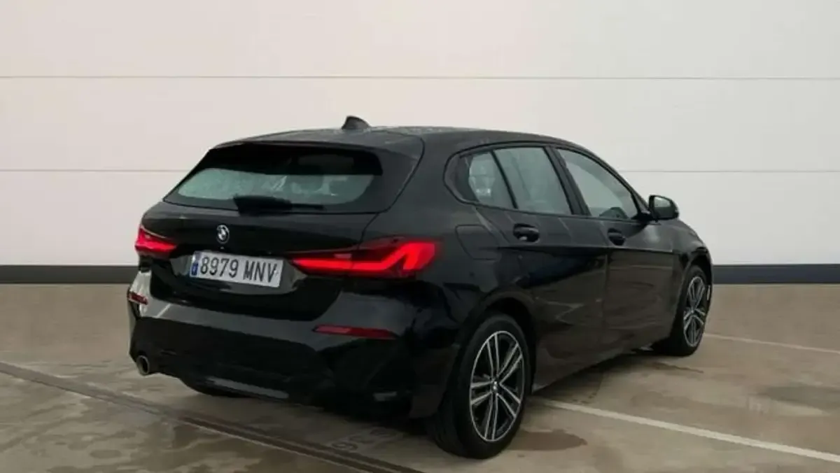 Usado BMW 116 Comfort Edition 136 CV (100 kW) 2024 Negro Utilitario