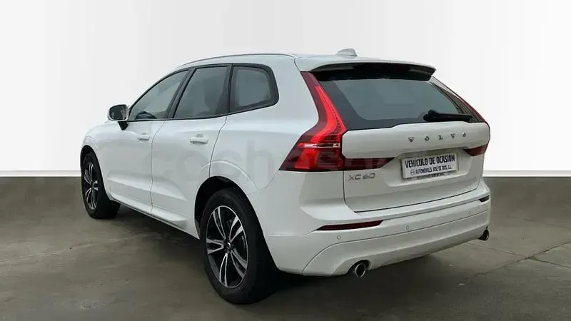 Usado Volvo XC60 Momentum 150 CV (110 kW) 2018 Blanco SUV