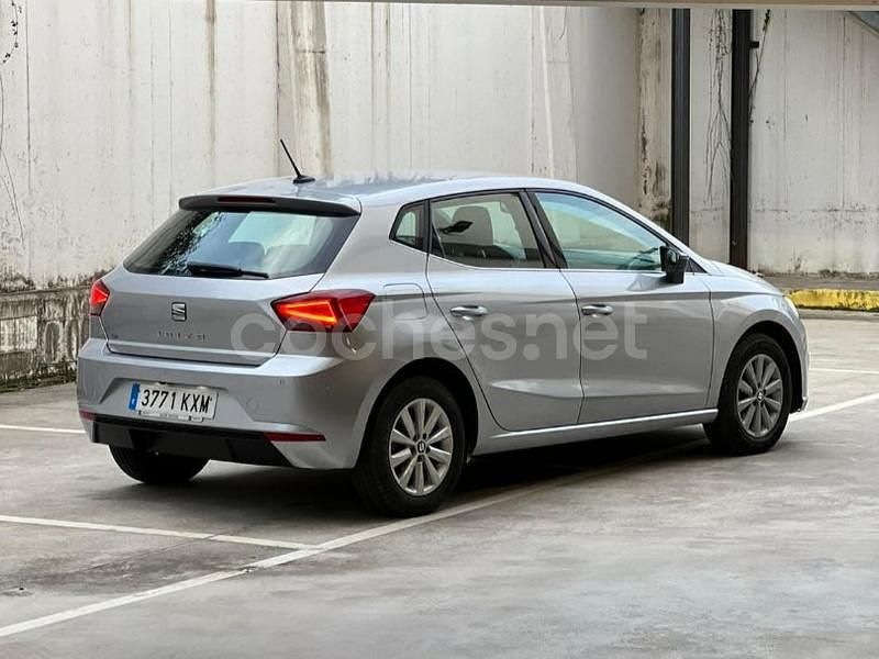 Usado Seat Ibiza XCELLENCE 95 CV (69 kW) 2019 Gris / plata Berlina