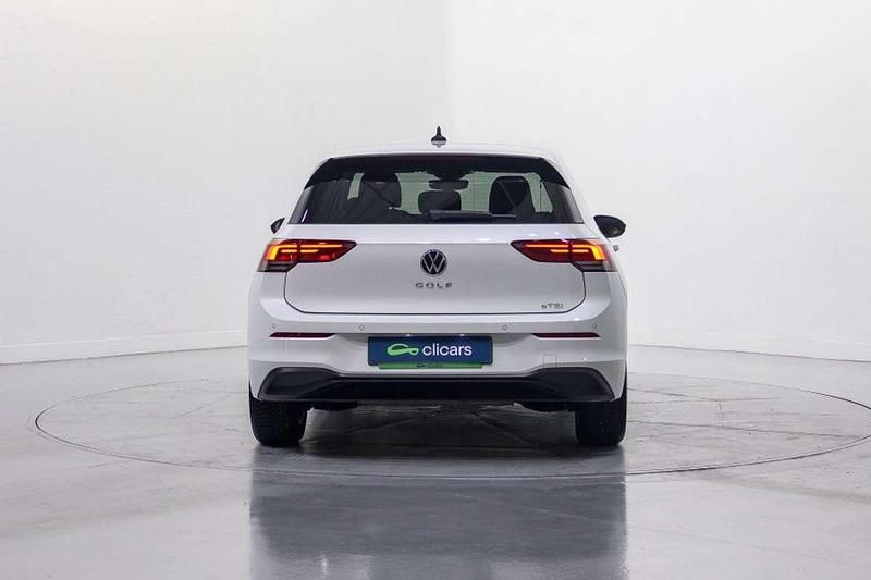 Usado VW Golf VIII Life 131 CV (96 kW) 2024 Blanco Utilitario