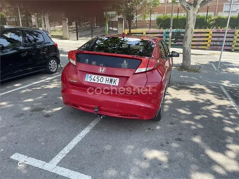 Usado Honda Civic Lifestyle 142 CV (104 kW) 2014 Rojo Berlina