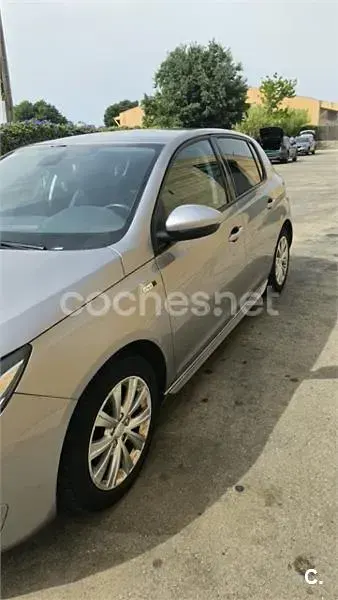 Usado Peugeot 308 Style 130 CV (95 kW) 2016 Gris / plata Berlina