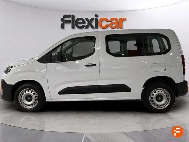 Usado Citroën Berlingo Feel 102 CV (75 kW) 2024 Blanco Monovolumen