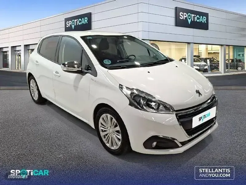 Usado Peugeot 208 Style 82 CV (60 kW) 2018 Blanco Utilitario