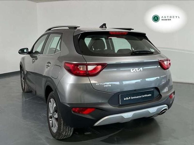 Usado Kia Stonic 101 CV (74 kW) 2025 Gris SUV