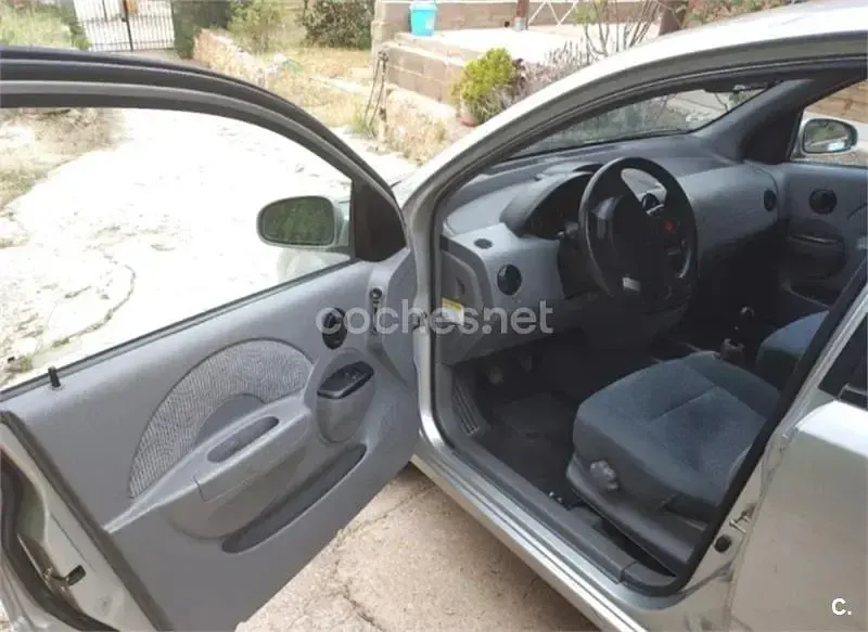 Usado Chevrolet Kalos 83 CV (61 kW) 2004 Gris / plata Berlina