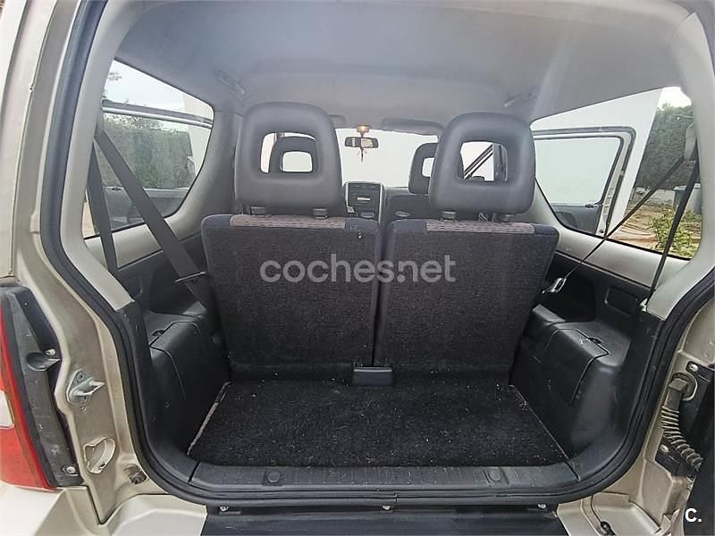 Usado Suzuki Jimny 85 CV (62 kW) 2008 Gris / plata SUV