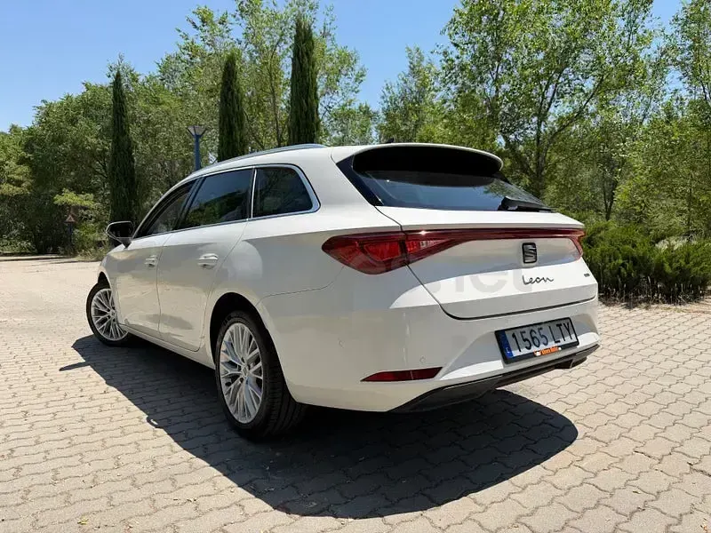 Usado Seat Leon XCELLENCE 205 CV (150 kW) 2021 Blanco Familiar