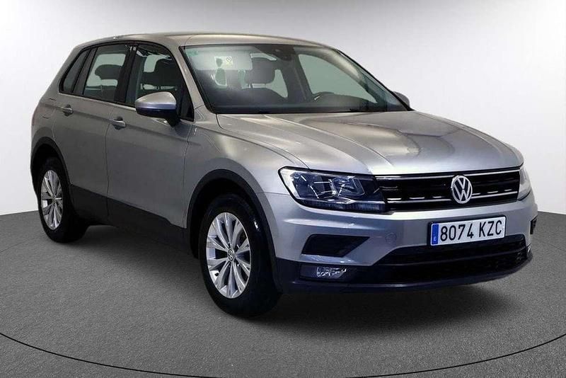Usado VW Tiguan Edition 150 CV (110 kW) 2019 Plateado SUV