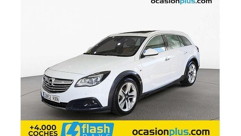 Blanco Usado 2014 Opel Insignia Sportive Berlina | 13.450 € (Caro) - Imagen 1/4