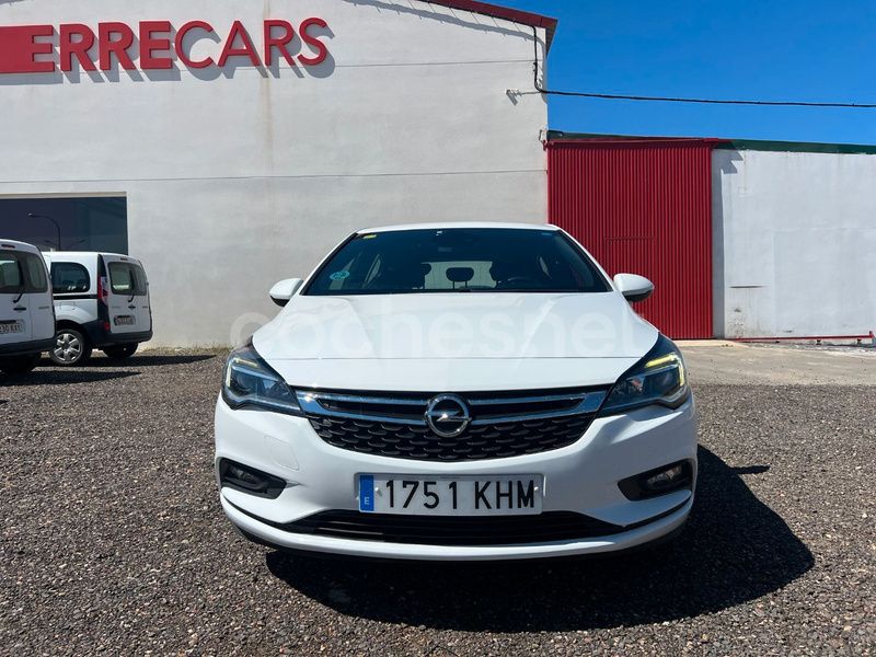 Usado Opel Astra Dynamic 136 CV (100 kW) 2018 Blanco Berlina