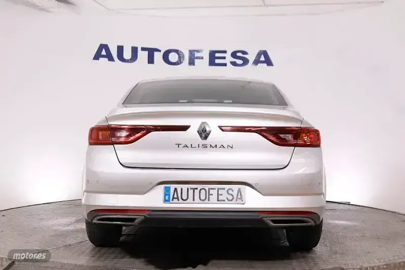 Usado Renault Talisman Business 130 CV (95 kW) 2017 Plateado Berlina