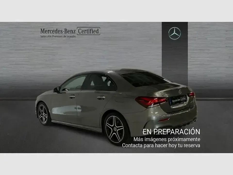 Usado Mercedes A200 150 CV (110 kW) 2022 Gris / plata Berlina