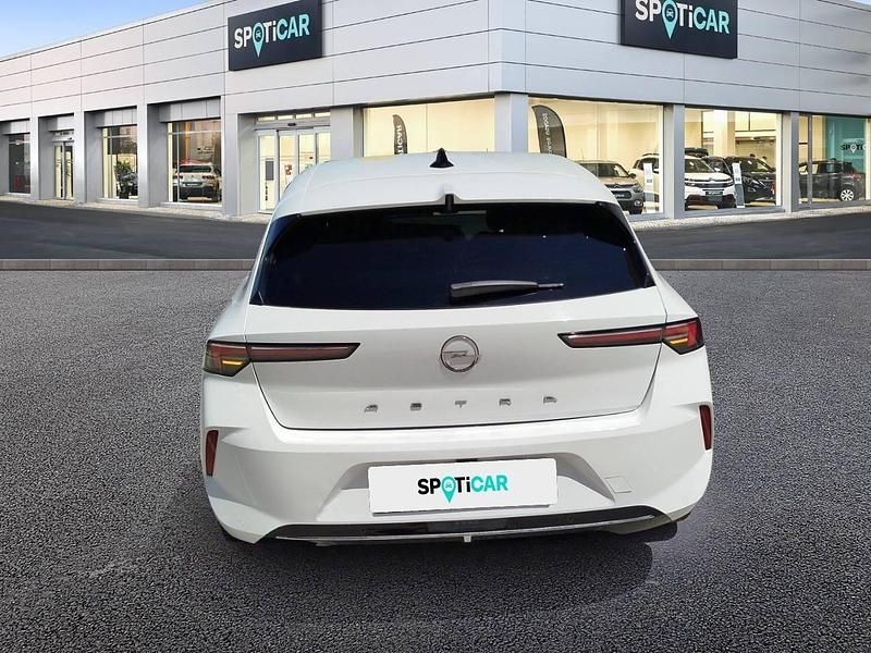 Usado Opel Astra Elegance 130 CV (95 kW) 2022 Blanco Berlina