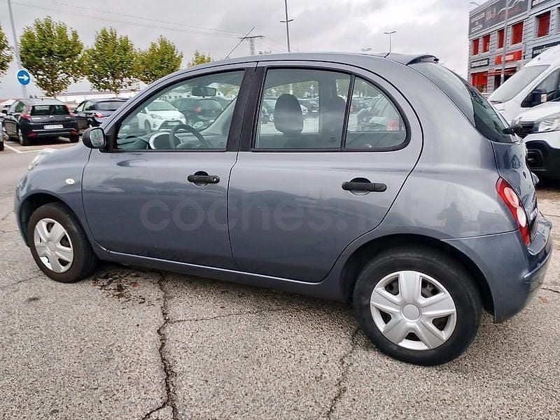 Usado Nissan Micra Acenta 80 CV (58 kW) 2010 Gris / plata Berlina