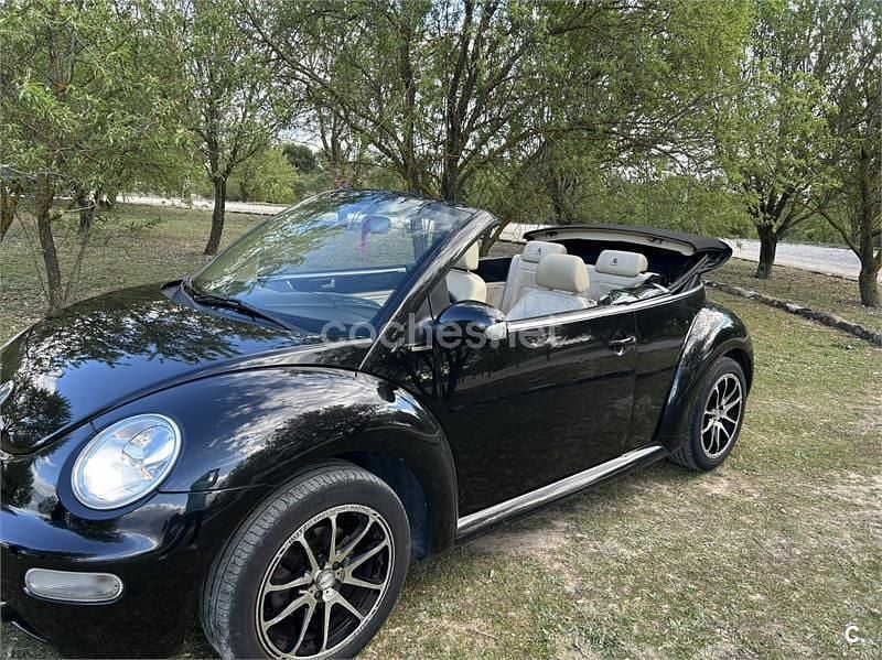 Usado VW New Beetle 100 CV (73 kW) 2004 Negro Utilitario