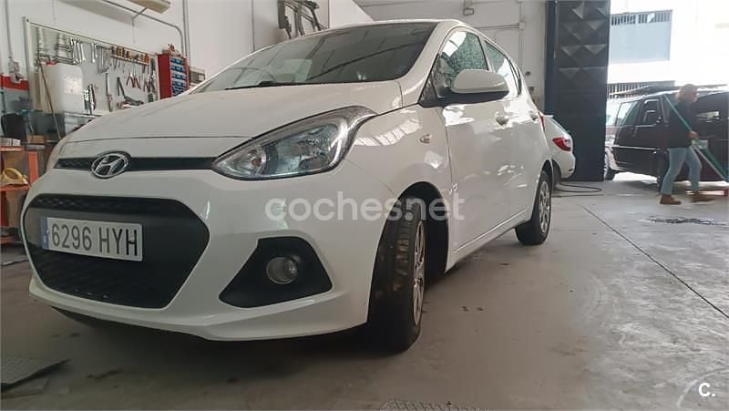 Blanco Usado 2014 Hyundai i10 Utilitario | 5199 € (Precio justo) - Imagen 1/4