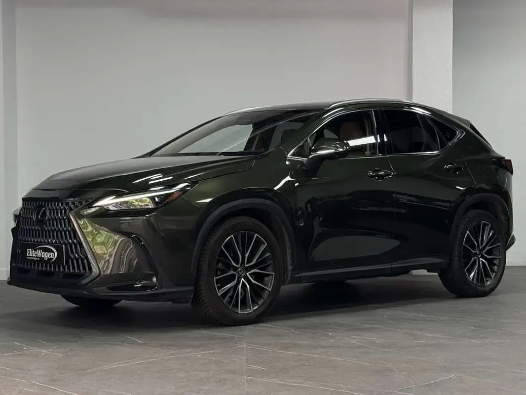 Usado Lexus NX450h+ Luxury Line 306 CV (225 kW) 2022 Verde SUV