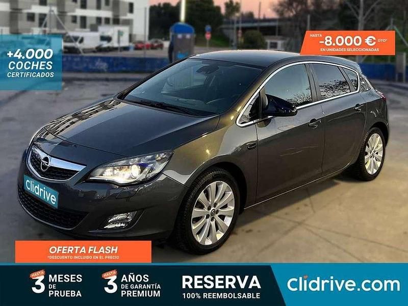 Usado Opel Astra Cosmo 116 CV (85 kW) 2010 Gris Utilitario