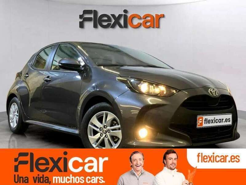 Gris Usado 2024 Toyota Yaris Edition Utilitario | 16.990 € - Imagen 1/4