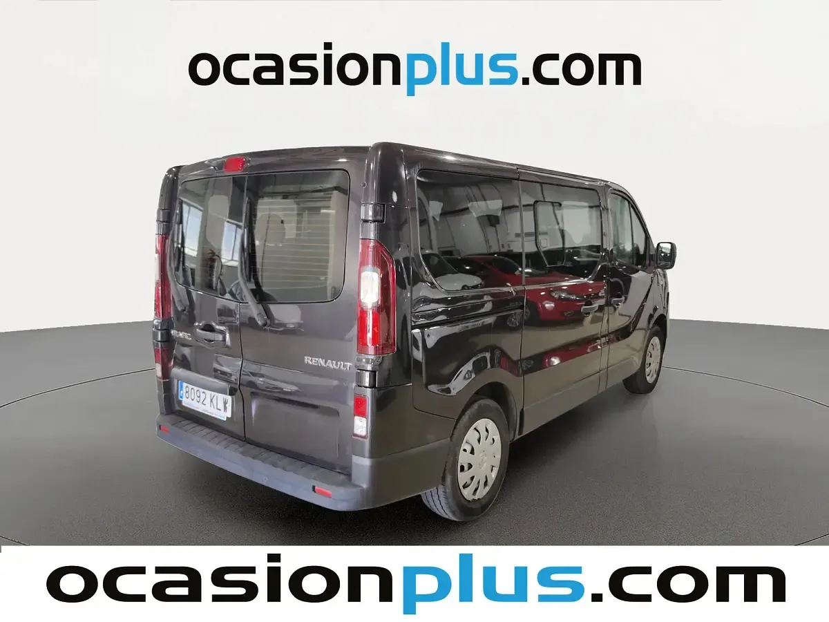 Usado Renault Trafic 145 CV (106 kW) 2018 Negro Monovolumen