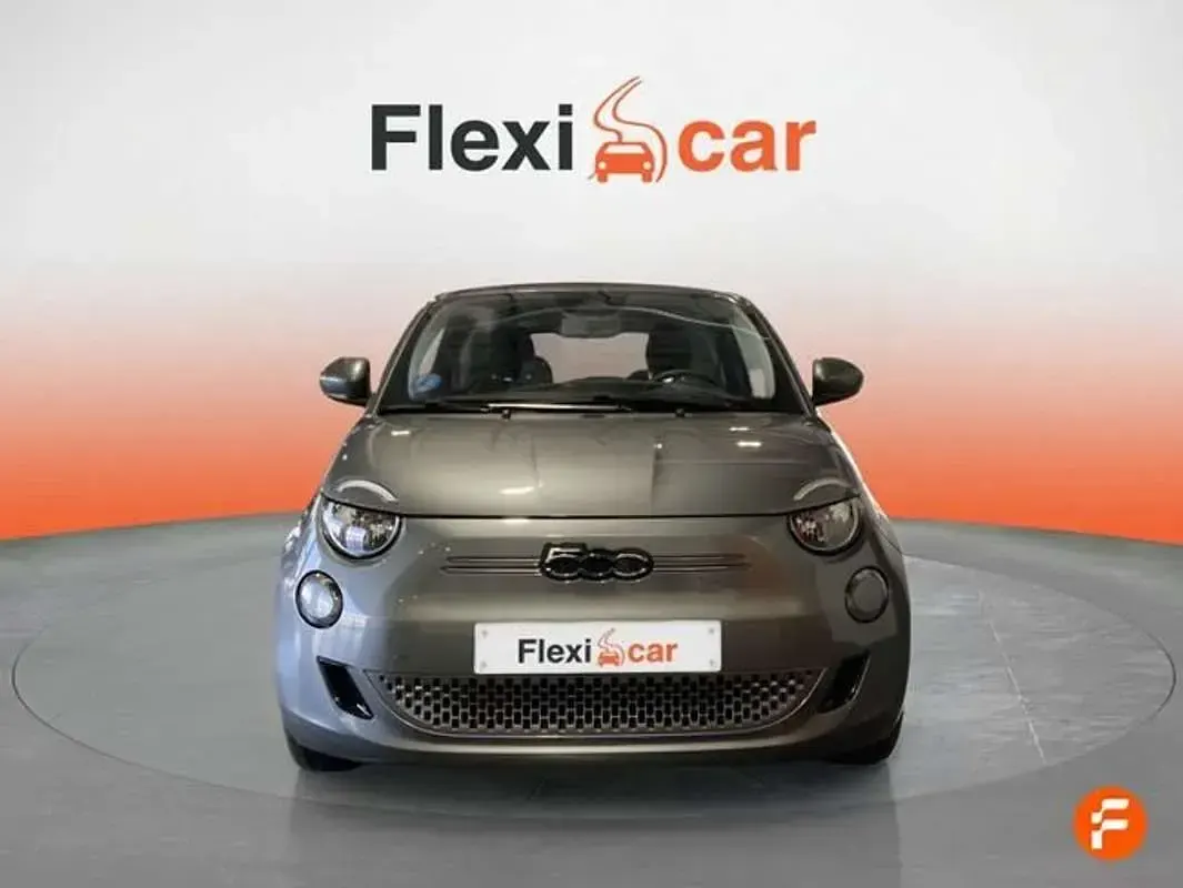 Usado Fiat 500e Action 69 kW (95 CV) 2022 Gris Berlina