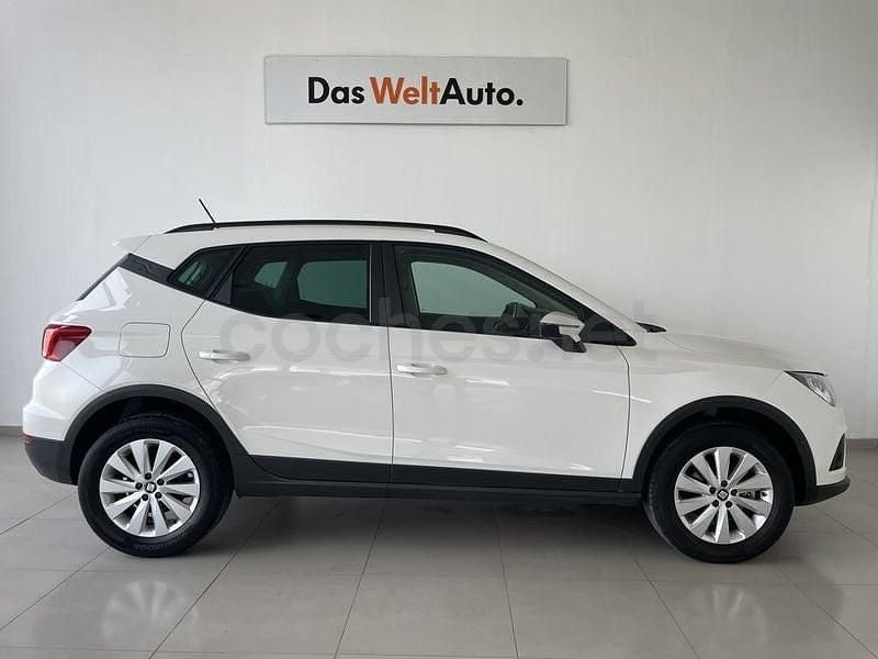 Usado Seat Arona Ecomotive 95 CV (69 kW) 2019 Blanco SUV
