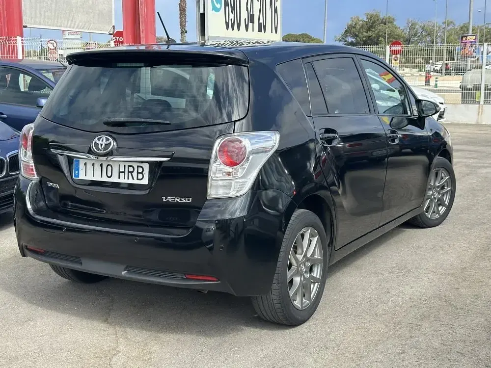 Usado Toyota Corolla 146 CV (107 kW) 2013 Negro metalico Familiar